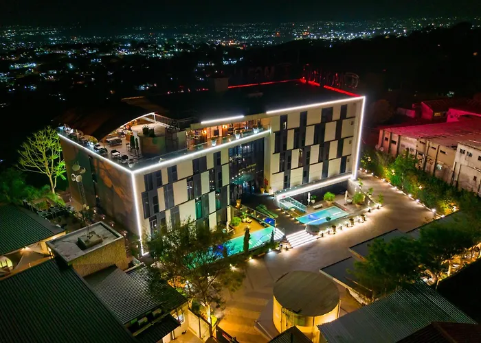 Mgb Hotel At 2Ten
