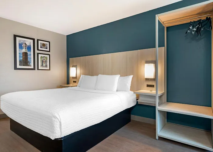 Best Western Plus Lafayette Hotel University Area