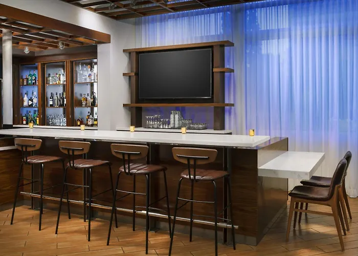 Courtyard By Marriott Los Angeles Woodland Hills
