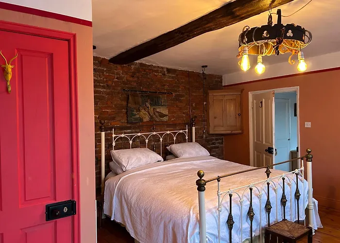 Moonfleet Boutique Hotel