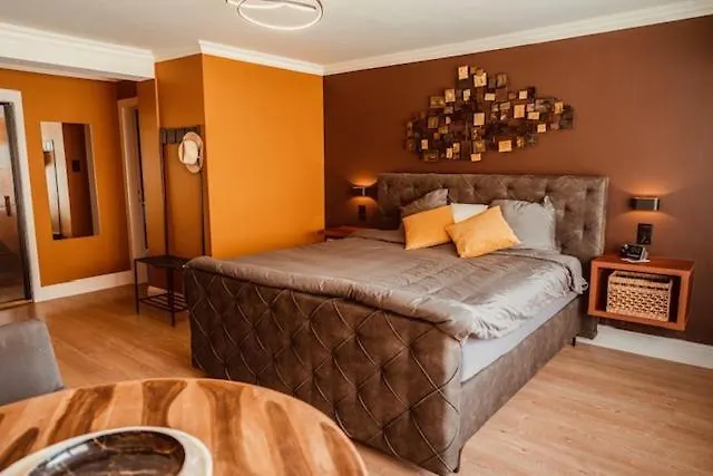 Mi Casa Naranja