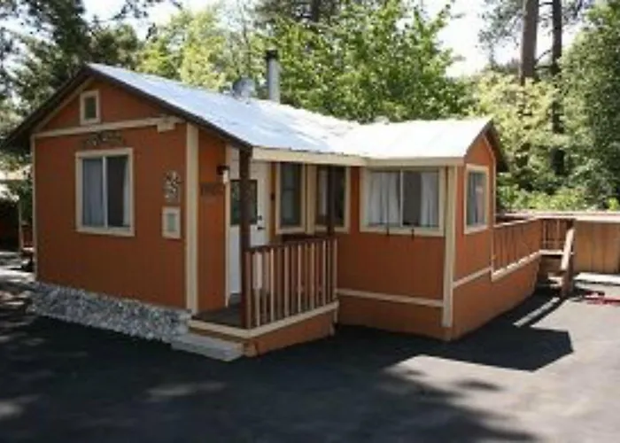 Sleepy Hollow Cabins And Hotel