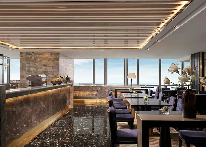 Vinpearl Landmark 81, Autograph Collection