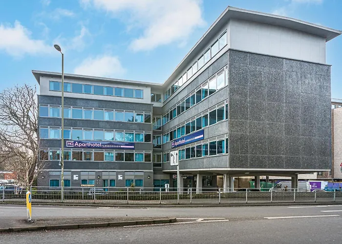 Hq Aparthotel Farnborough