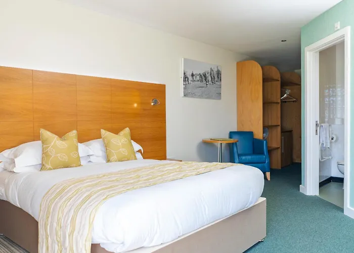 Croyde Bay Hotel Or Self Catering