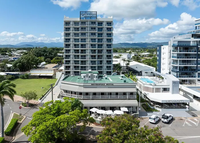 Oaks Townsville Hotel