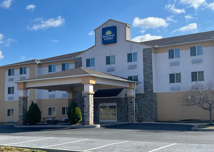 Days Inn & Suites By Wyndham Manheim Lebanon