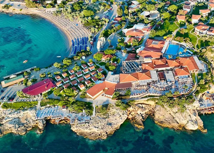 Maya Bistro Hotel & Beach
