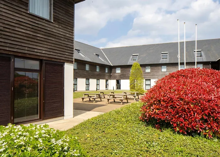 Holiday Inn Express London - Epsom Downs By Ihg