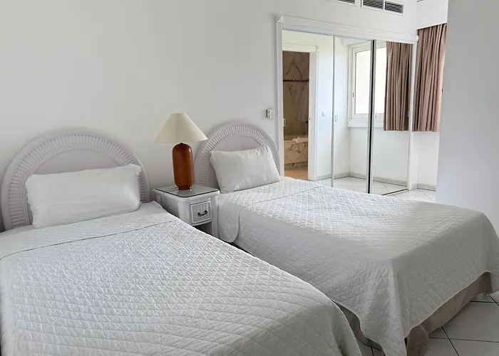 Sapphire Beach Club Resort Cupecoy 