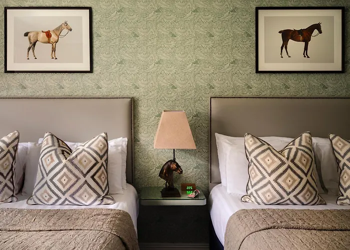 Horse & Jockey Hotel