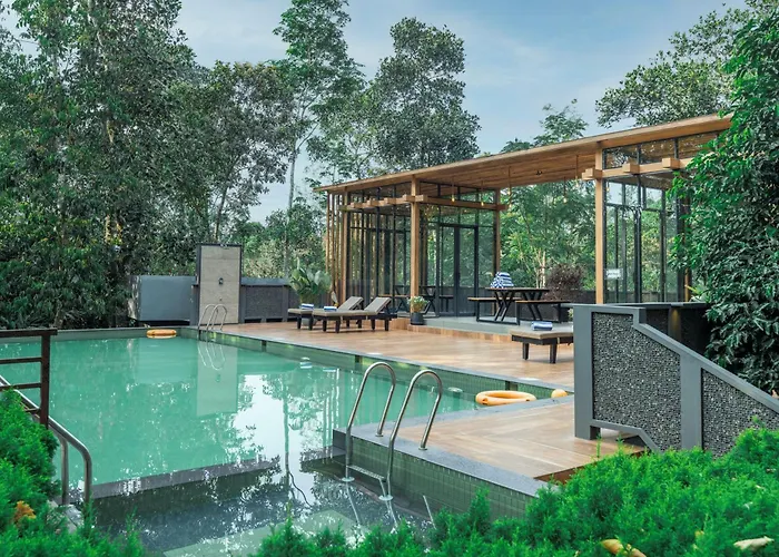 The Mountain Courtyard Thekkady