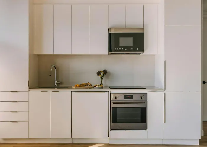 Hotel Monroe - Downtown Montreal