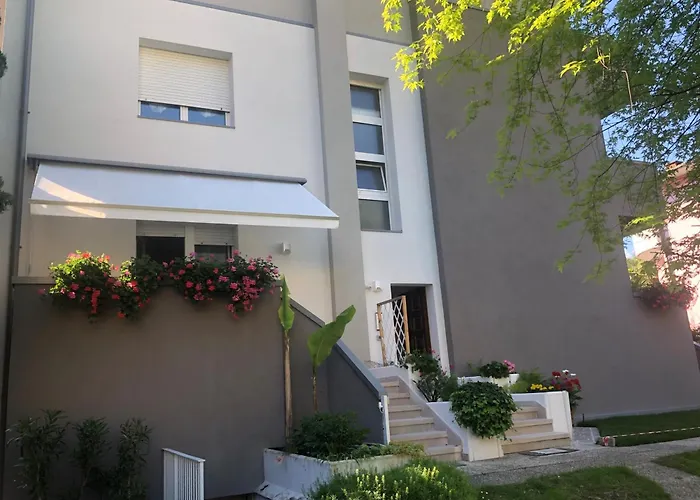 Villa Dina