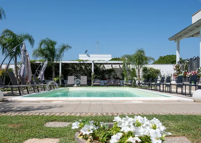 Villa Leonardo San Foca - Room, Pool & Restaurant