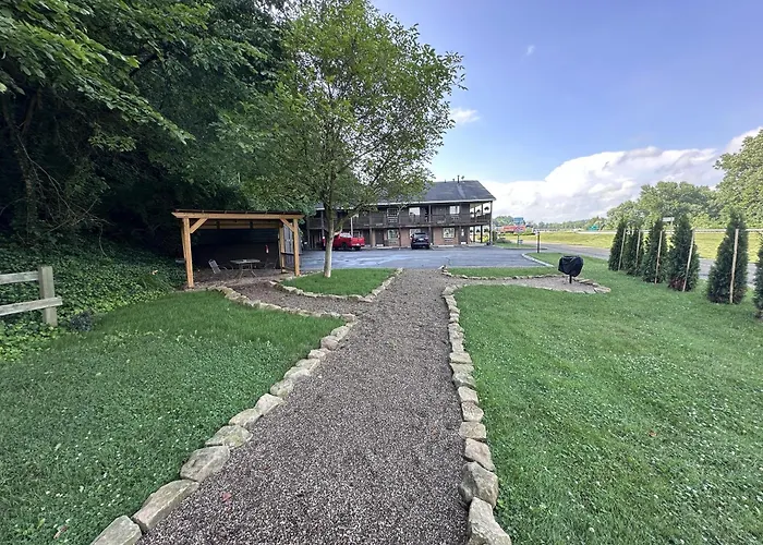 The Roscoe Boutique Motel Coshocton