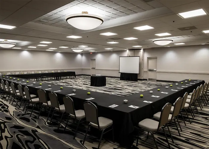 Embassy Suites By Hilton Chicago Woodfield