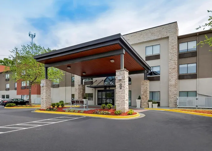 Holiday Inn Express & Suites Raleigh Ne - Medical Ctr Area By Ihg
