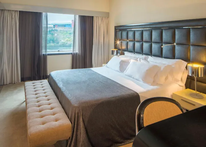 Nh Coimbra Dona Ines Hotel