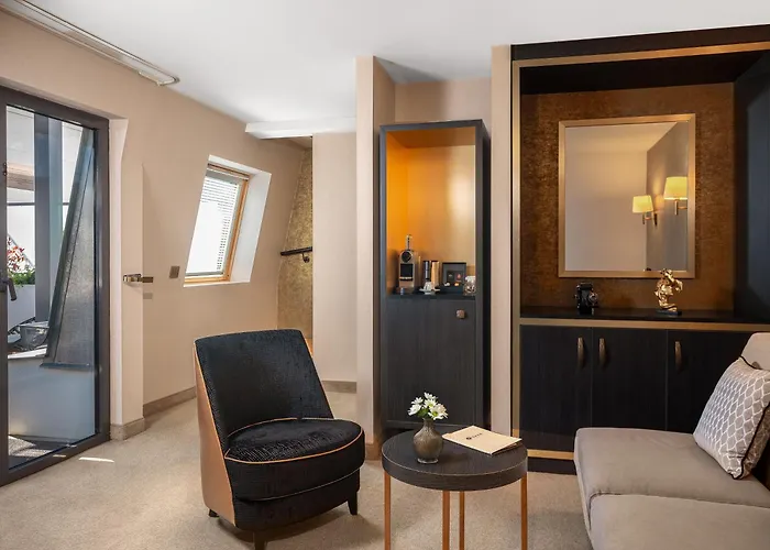 Niepce Paris, Curio Collection By Hilton