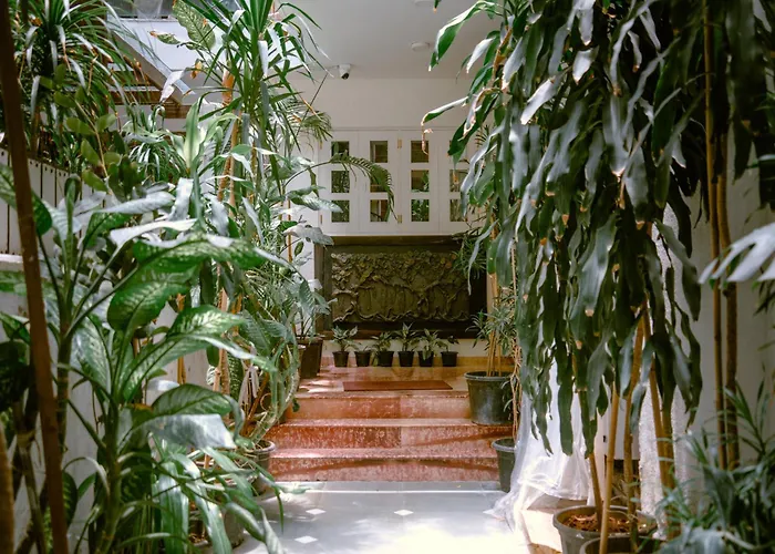 Colonel'S Retreat