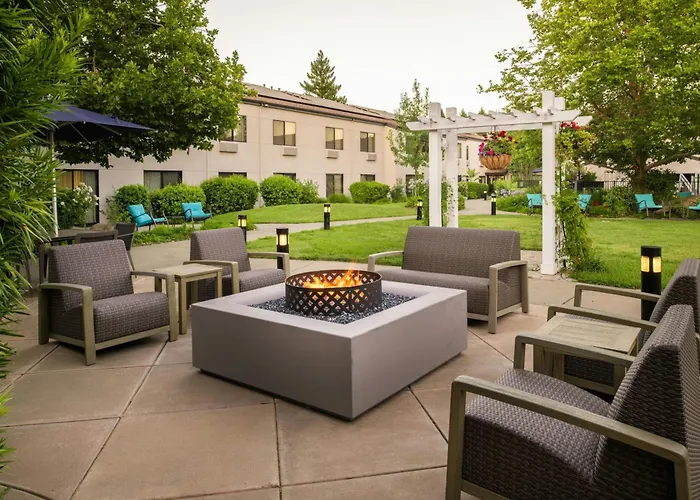 Courtyard By Marriott
