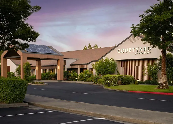 Courtyard By Marriott