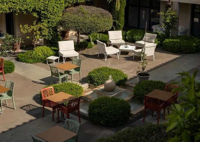 Patio De Violette