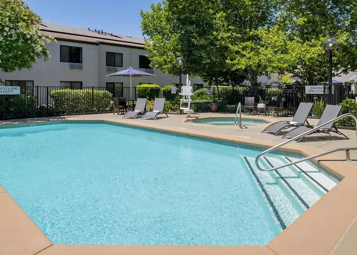 Courtyard By Marriott