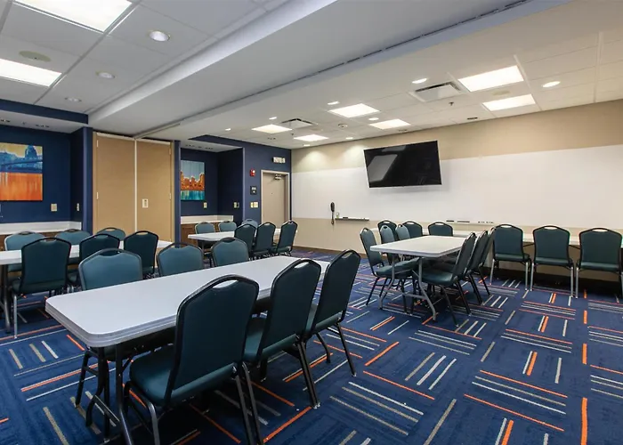 Hampton Inn & Suites Wilder