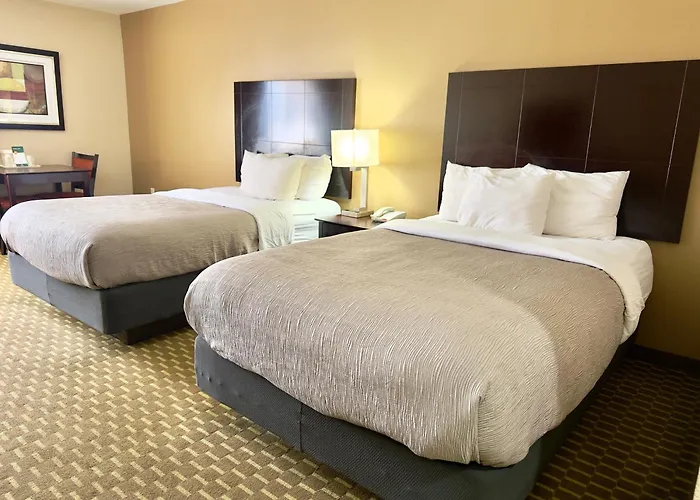 Quality Inn & Suites Pine Bluff