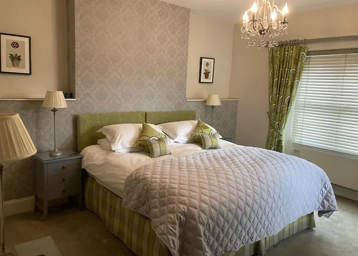 Lorne House Bed & Breakfast