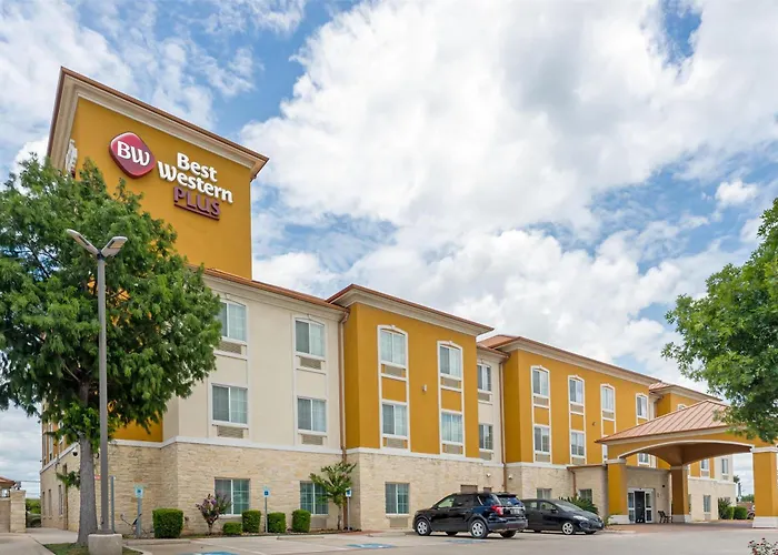 Best Western Plus San Antonio East Inn & Suites