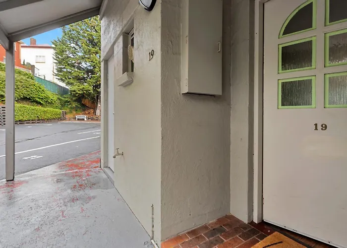 Elphin Serviced Apartments