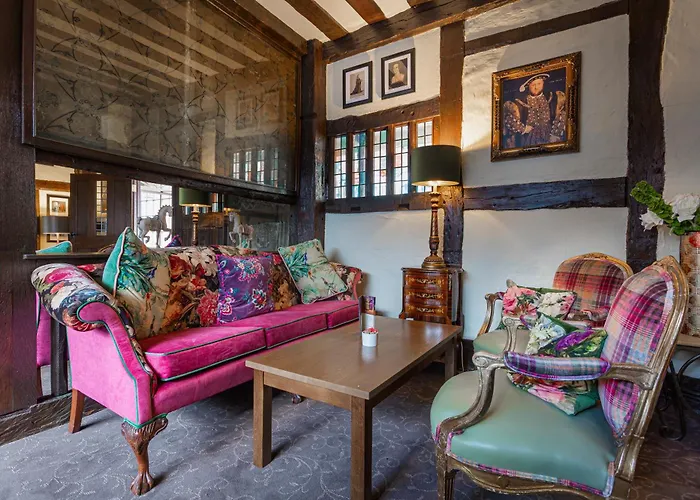 The White Horse Hotel, Romsey, Hampshire - The Coaching Inn Group