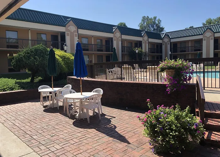 Quality Inn Morganton Southeast