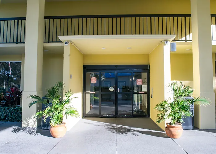 Quality Inn Palm Beach International Airport