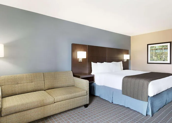 Days Inn By Wyndham Stephenville