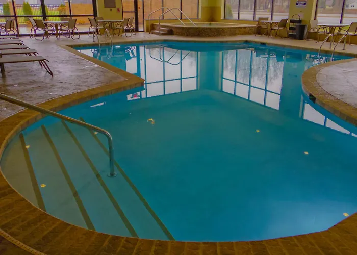 Garner Hotel Wadsworth By Ihg