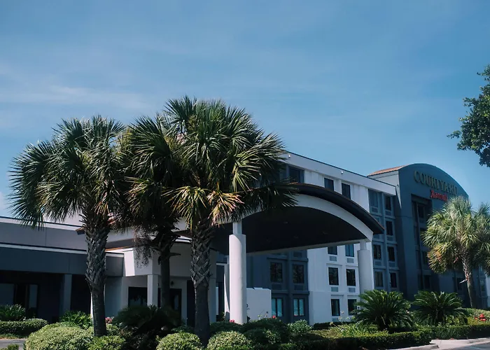 Courtyard By Marriott Beachfront