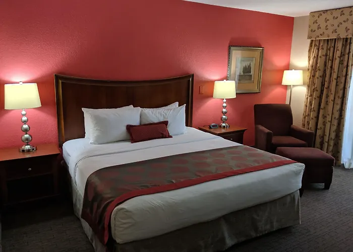 Ramada By Wyndham Raleigh Hotel