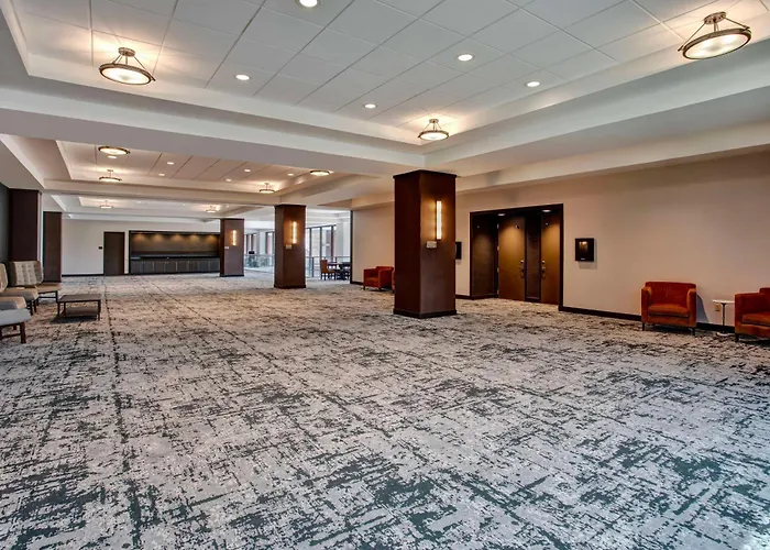 Doubletree By Hilton Lansing Hotel