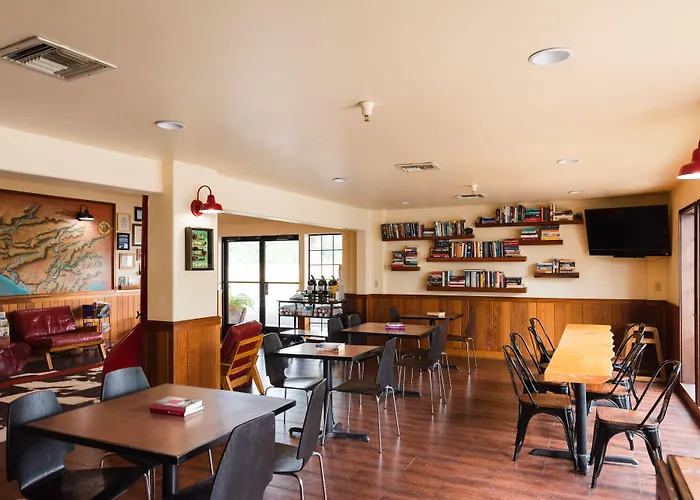 The Redwood Riverwalk, A Boutique Hotel Fortuna