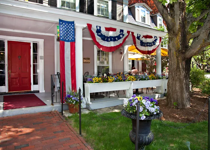 Concord'S Colonial Inn