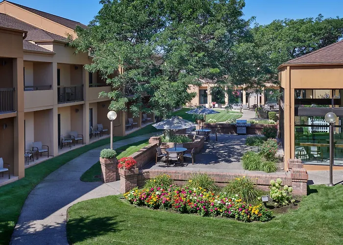 Courtyard Detroit Dearborn