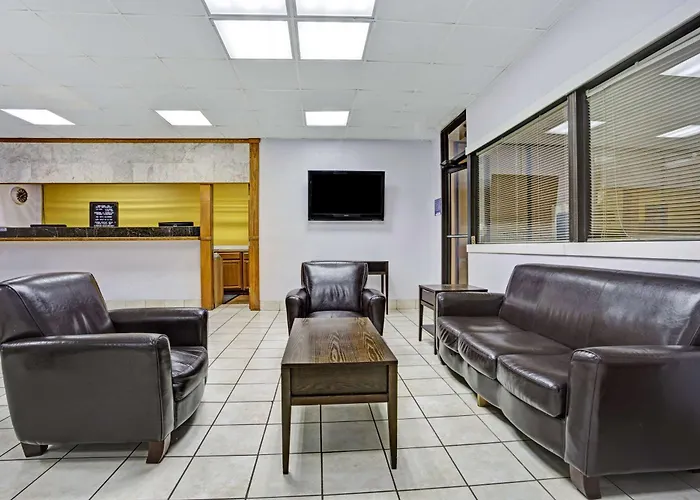Days Inn By Wyndham Norfolk Military Circle