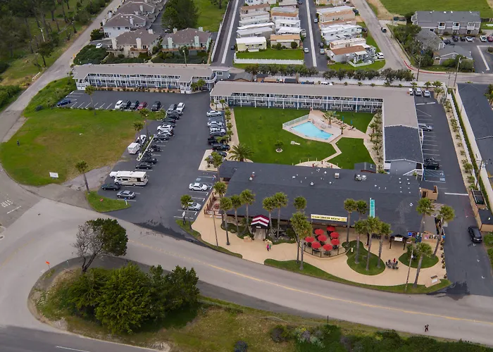 San Simeon Lodge
