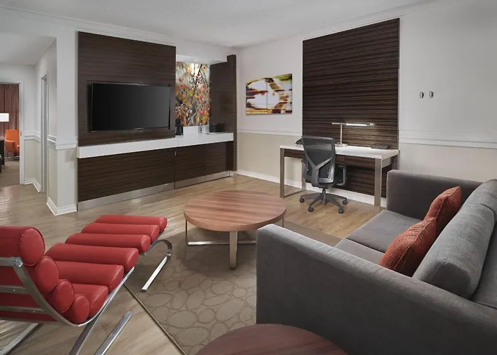 Delta Hotels By Marriott Edmonton Centre Suites