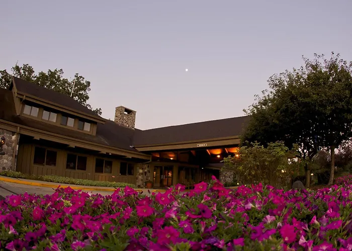 Lake Lawn Resort
