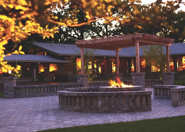 Lake Lawn Resort